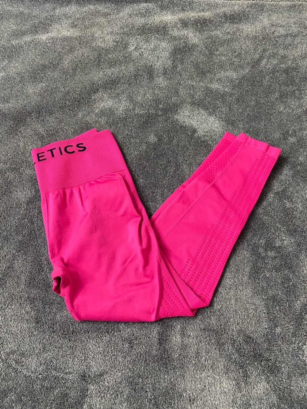Fabletics Hot Pink Seamless High-Waisted Perforated Leggings Size S/M Like New - Picture 3 of 8